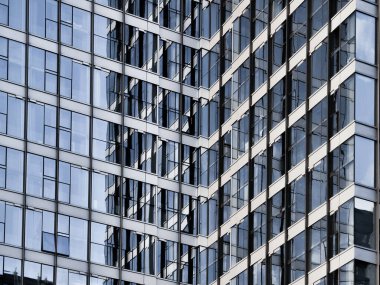 Gündüz modern ofis binası