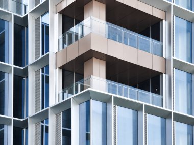 Gündüz modern ofis binası