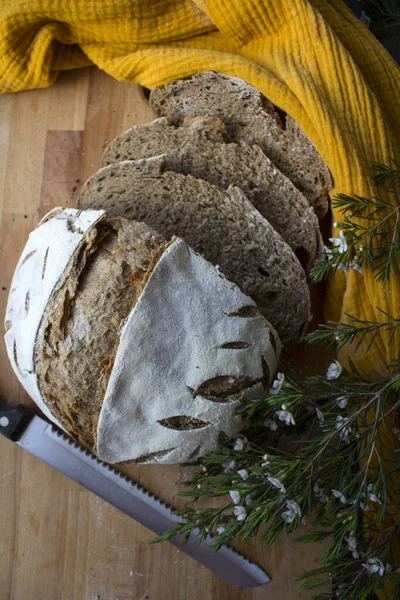 Pane Croccante Asciugamano Cucina Giallo Foto Vista Dall Alto Pane — Foto Stock