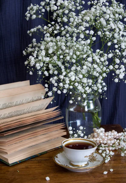 Stillleben Mit Tasse Tee Einfache Komposition Foto Mit Kleinen Weißen — Stockfoto