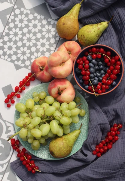 Still Life Fruits Berries Organic Berries Fruits Table Garden Harvest — Fotografia de Stock