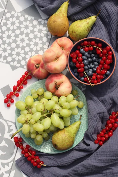 Fresh Fruits Berries Table Top View Photo Blueberry Grapes Pears — Fotografia de Stock