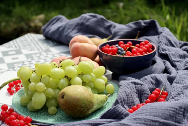 Summer Fruits Vegetables Table Top View Photo Red Currant Blueberry — Fotografia de Stock