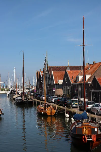 Hermosa Ciudad Holandesa Agua Arquitectura Holandesa Clásica Día Soleado Vista —  Fotos de Stock