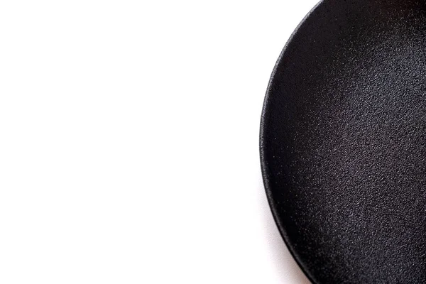 Beyaz zemin üzerinde düz izole edilmiş boş siyah plaka. Çin felsefesinin Ying ve Yang sembolü. Büyük resim boyutu, keskinlik, kullanışlı kompozisyon, gerçek renkler. Çeşitli tasarım amaçları için uygun.