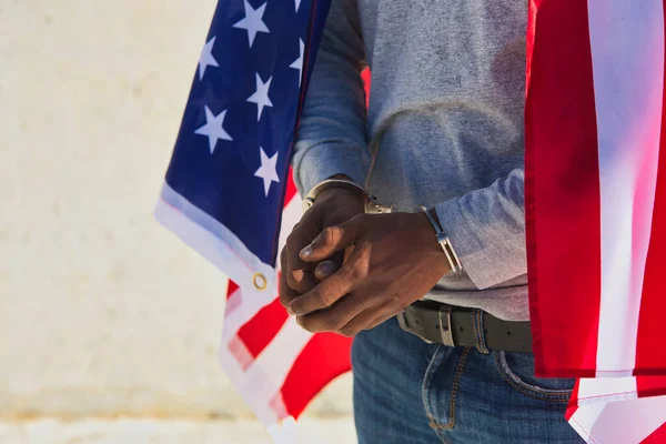 Afro Americano Com Grilhões Nas Mãos Bandeira Dos Estados Unidos — Fotografia de Stock