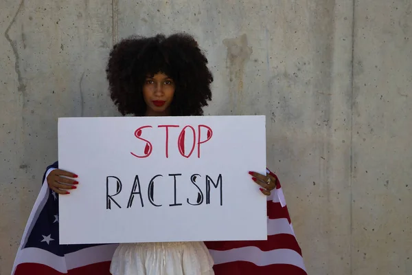 Joven Hermosa Mujer Afroamericana Con Pancarta Bandera Estados Unidos Reclamando — Foto de Stock