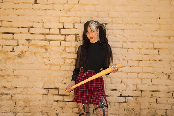 Giovane Bella Ragazza Con Eterocromia Trecce Stile Punk Con Una — Foto Stock