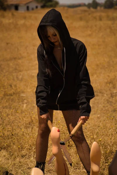 Portrait Young Hispanic Woman Pruning Scissors She Were Cutting Legs — Stock Photo, Image