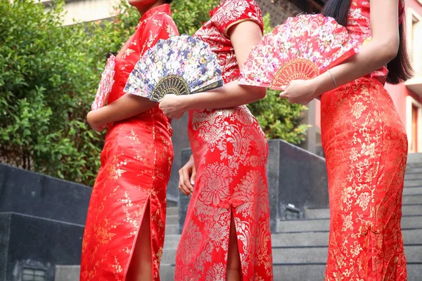 Belle Groupe Femmes Portant Une Robe Chinoise — Photo