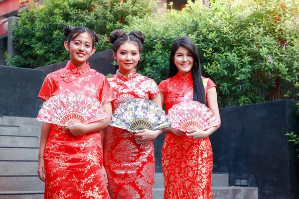 Grupo Mulher Bonita Vestindo Vestido Chinês — Fotografia de Stock