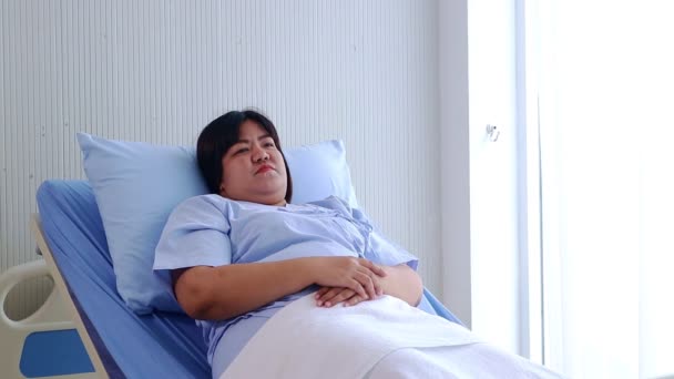 Asian Fat Woman Lying Hospital Bed Feeling Stressed Illness Put — Stock Video