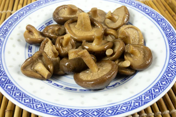 Asian Shiitake Mushrooms Plate — Stock Photo, Image