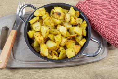 Masada patates kızartması var.