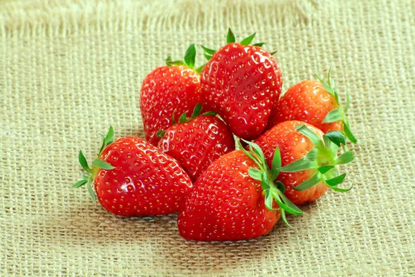 Heap Fresh Strawberries Table — Stock Photo, Image