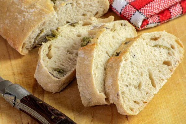 Pan Ciabatta Rebanado Una Mesa — Foto de Stock