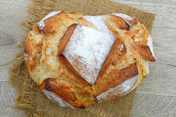Čerstvě Upečený Bílý Chléb Ubrousku — Stock fotografie
