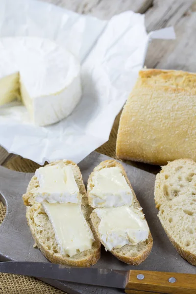 Ciabatta Formaggio Camembert — Foto Stock