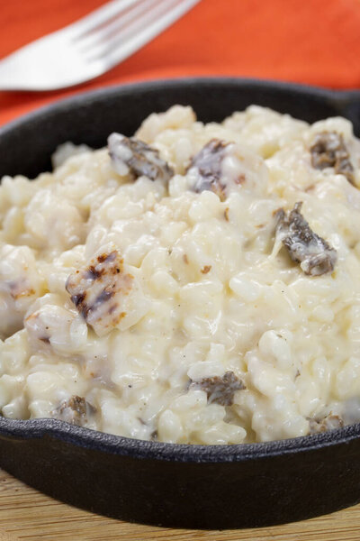 Risotto dish with chicken and morels.