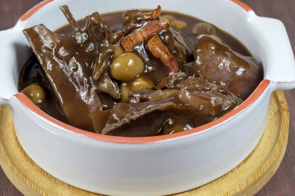 Rundvlees Bourguignon Een Ovenschaal — Stockfoto