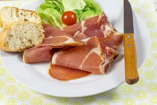 Frische Kirschtomaten Salat Schinken Und Brot — Stockfoto