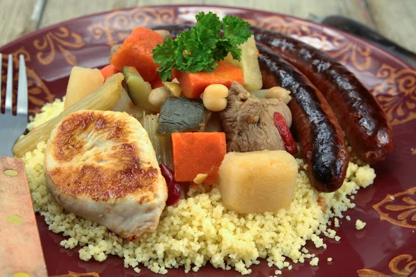 Piatto Couscous Reale Con Agnello Pollo Merguez — Foto Stock