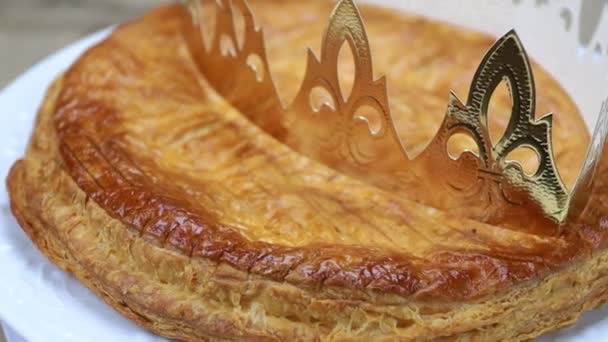 Galette Des Rois Coroa Uma Mesa Bolo Epifania Rei — Vídeo de Stock