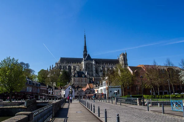 Πόλη Και Καθεδρικός Ναός Της Πόλης Της Amiens Στη Γαλλία — Φωτογραφία Αρχείου