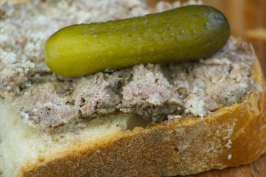 turşulu ekmek dilimi 