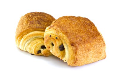 Beyaz arkaplanda izole çikolatalı ekmekler