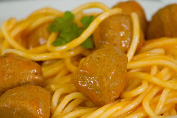 Спагетті Фрикадельками Соусом Тарілці — стокове фото