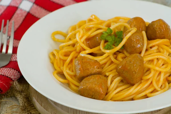 Pasta Con Albóndigas Plato —  Fotos de Stock