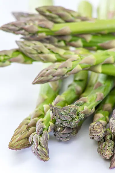 Verse Asperges Geïsoleerd Witte Achtergrond — Stockfoto