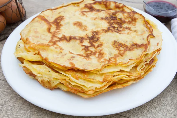 Hembakade Pannkakor Ett Träbord — Stockfoto