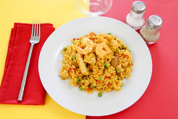 paella with chicken and seafood
