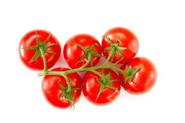 Beyaz arka planda izole edilmiş taze domatesler