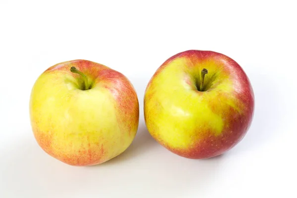 Manzanas Rojas Aisladas Sobre Fondo Blanco —  Fotos de Stock