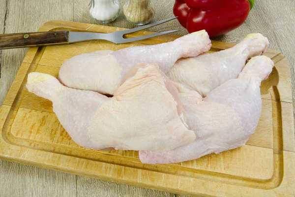 Raw Chicken Legs Wooden Board — Stock Photo, Image