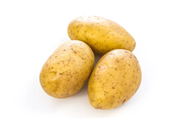 Surowe Ziemniaki Izolowane Białym Tle — Zdjęcie stockowe