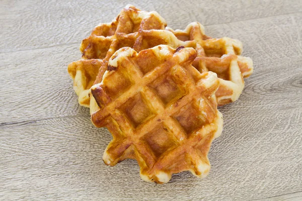 Waffeln Auf Einem Hölzernen Hintergrund — Stockfoto