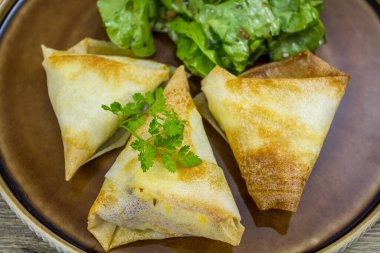 Lezzetli tuzlu Breton krepleri 