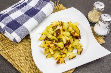 Kızarmış patates, kızarmış patates. 