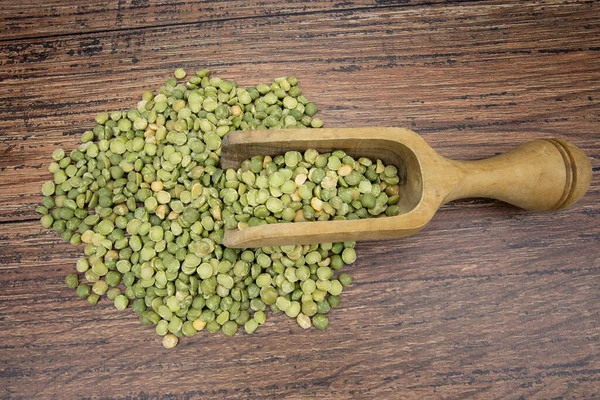 Groene Erwten Houten Bolletje — Stockfoto