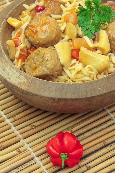 Albóndigas Con Verduras Fideos — Foto de Stock