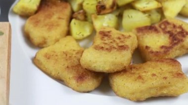 nugget ve patates kızartması.