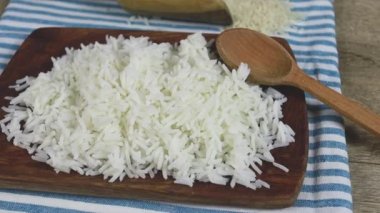 Masadaki basmati pilavı.