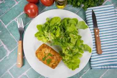 Taze marullu küçük sebzeli kek.