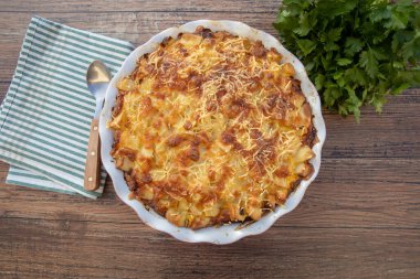 Masada patates graten.