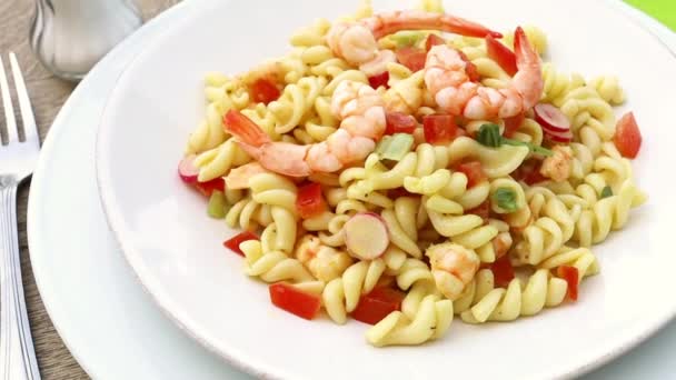 Plato Pasta Con Gambas Verduras — Vídeos de Stock