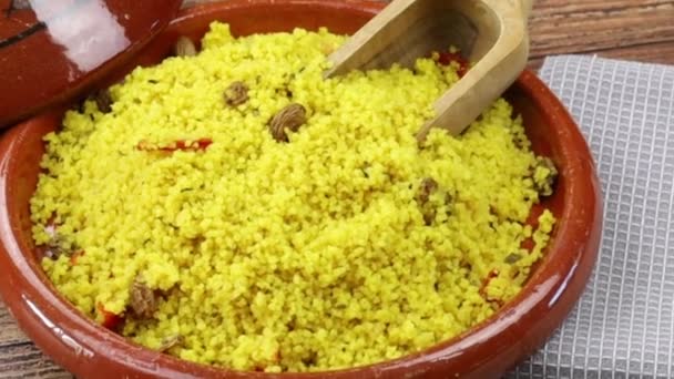 Plat Couscous Curry Sur Une Table — Video